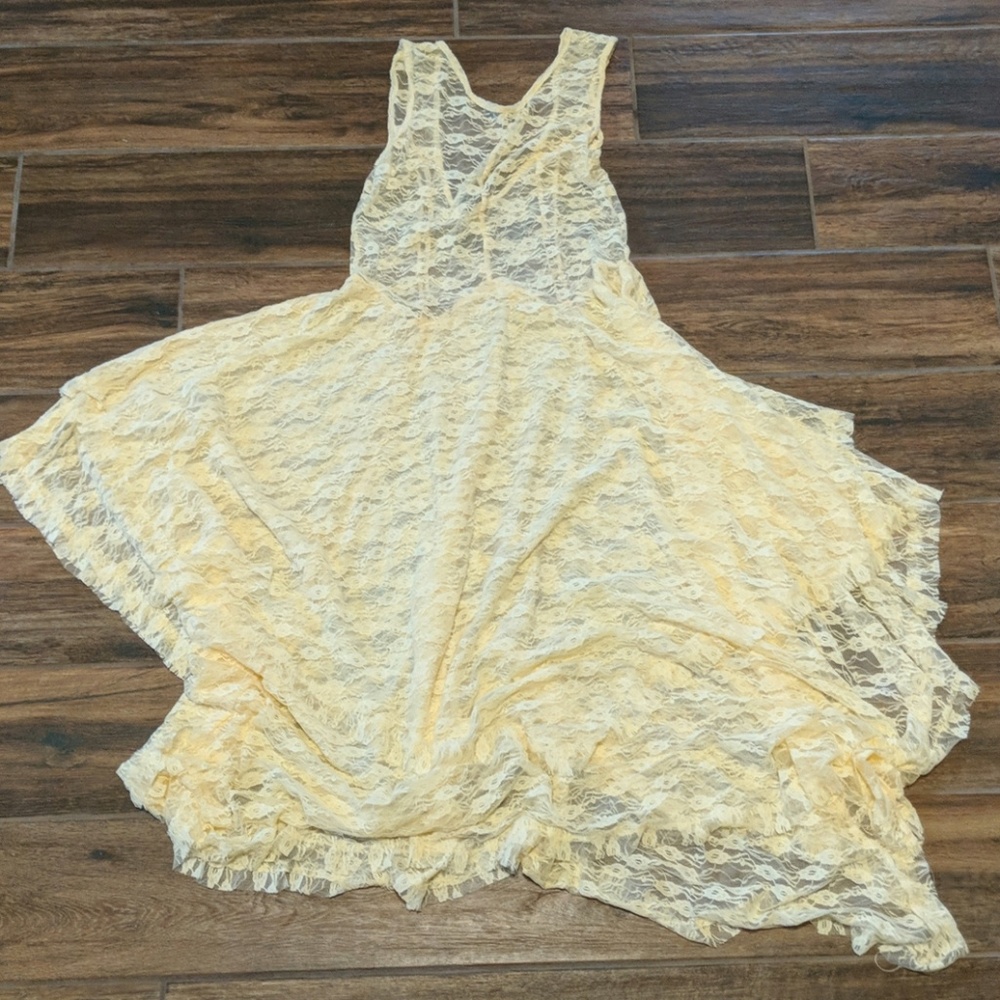 Stretchy, lace flowy dress